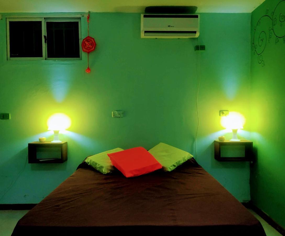 Complejo Aloha Hotel Puerto Piramides Ngoại thất bức ảnh