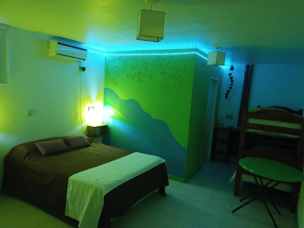 Complejo Aloha Hotel Puerto Piramides Ngoại thất bức ảnh