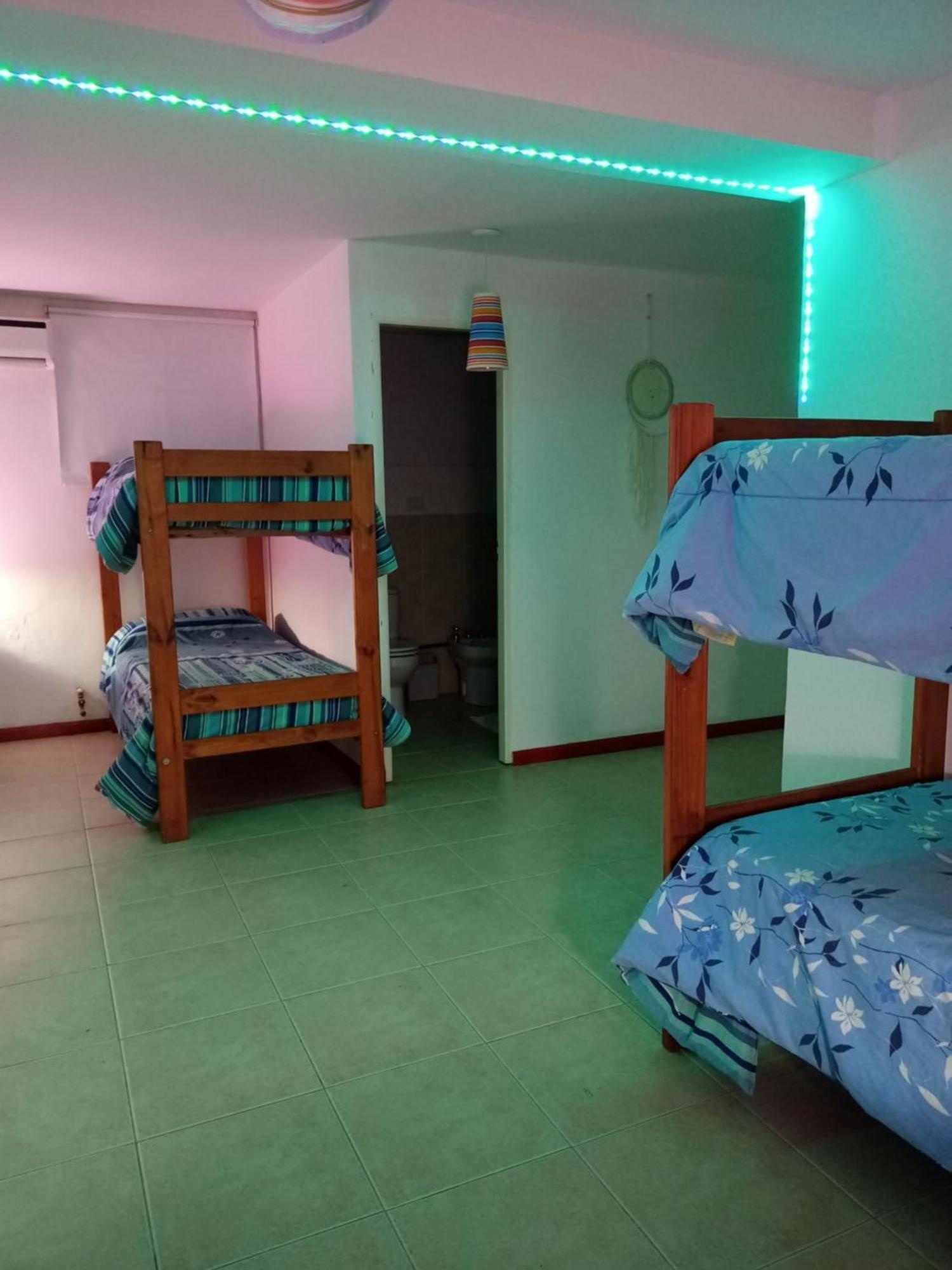 Complejo Aloha Hotel Puerto Piramides Phòng bức ảnh